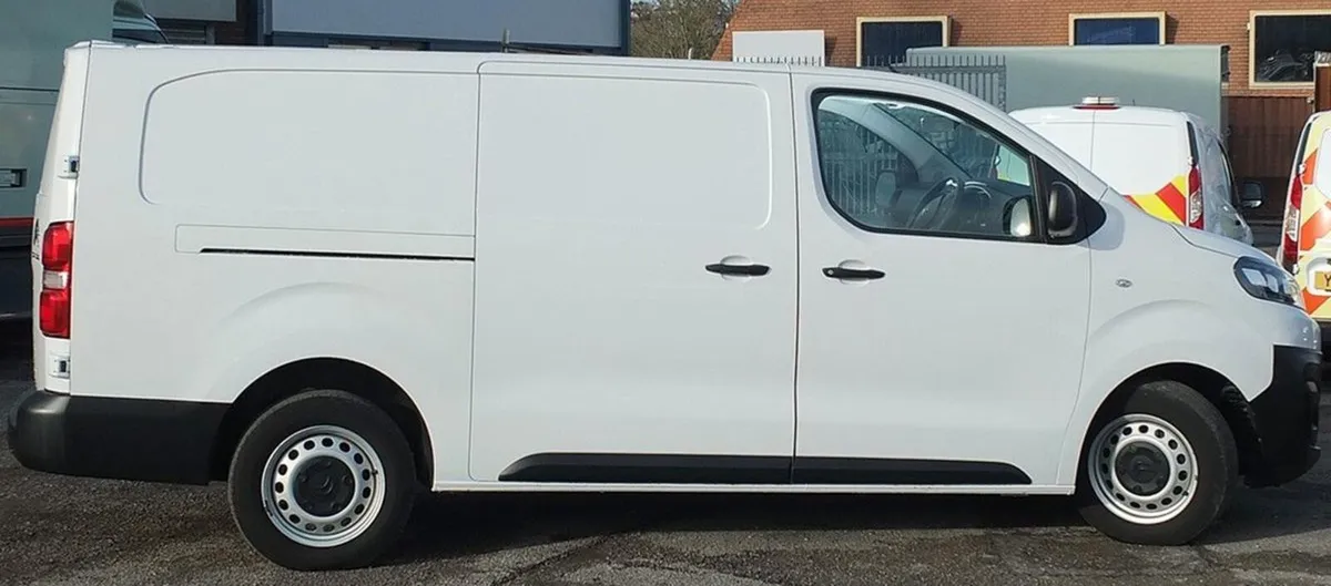 2020 Citroen Dispatch Panel Van - Image 4