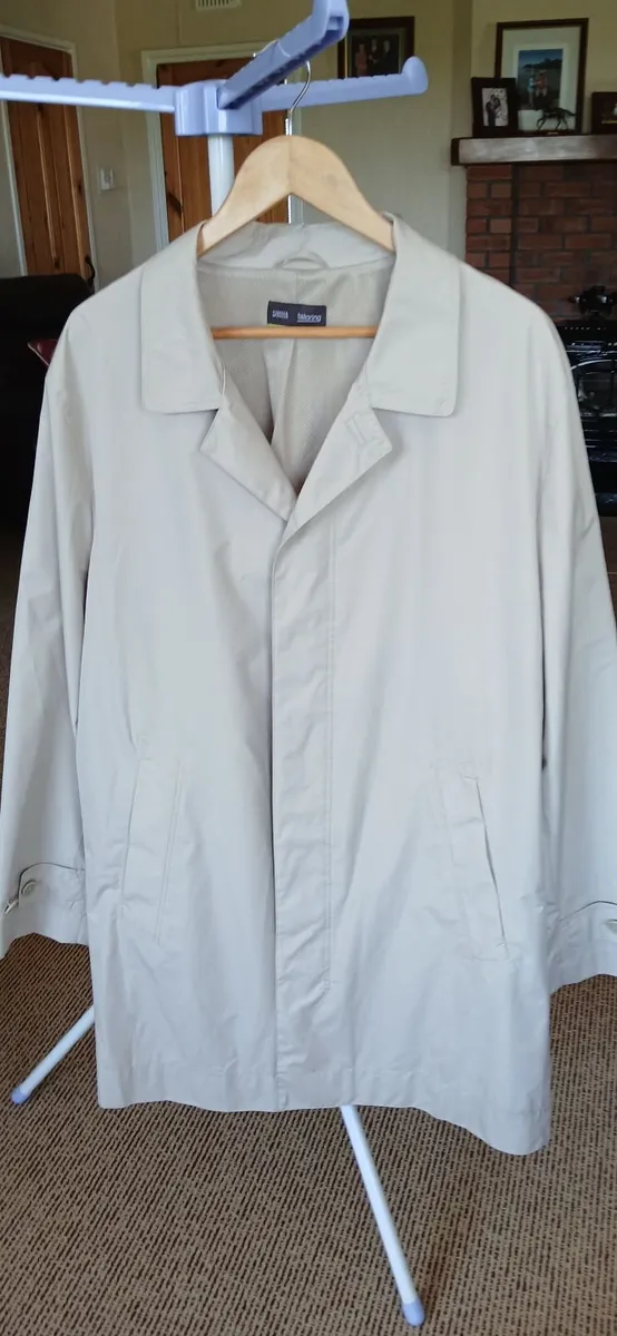 GENTS Marks & Spencers Macintosh - Image 1