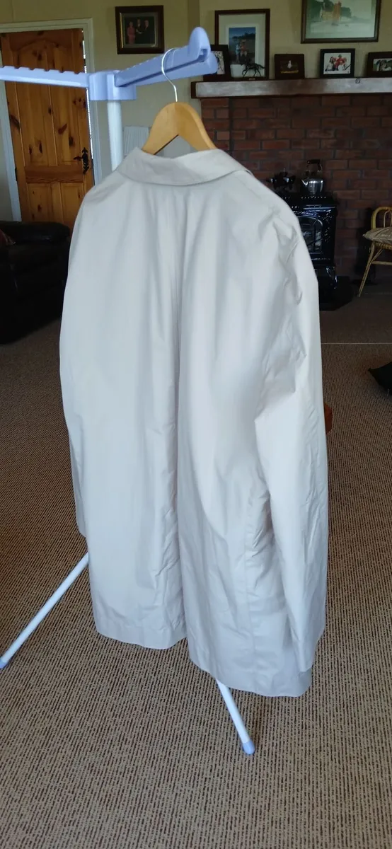 GENTS Marks & Spencers Macintosh - Image 4