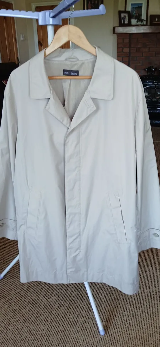 GENTS Marks & Spencers Macintosh - Image 3