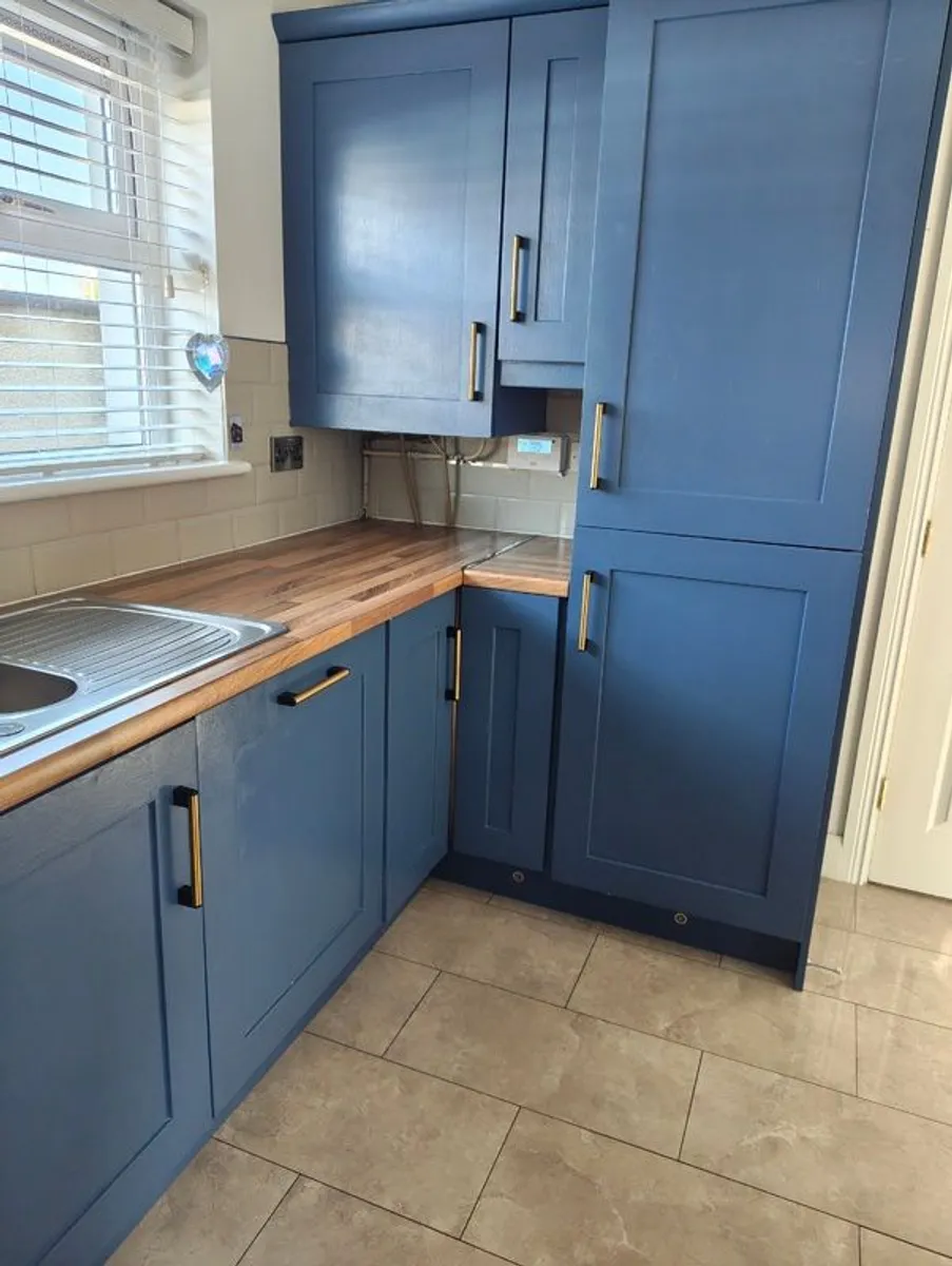 Kitchen cabinets - Image 3