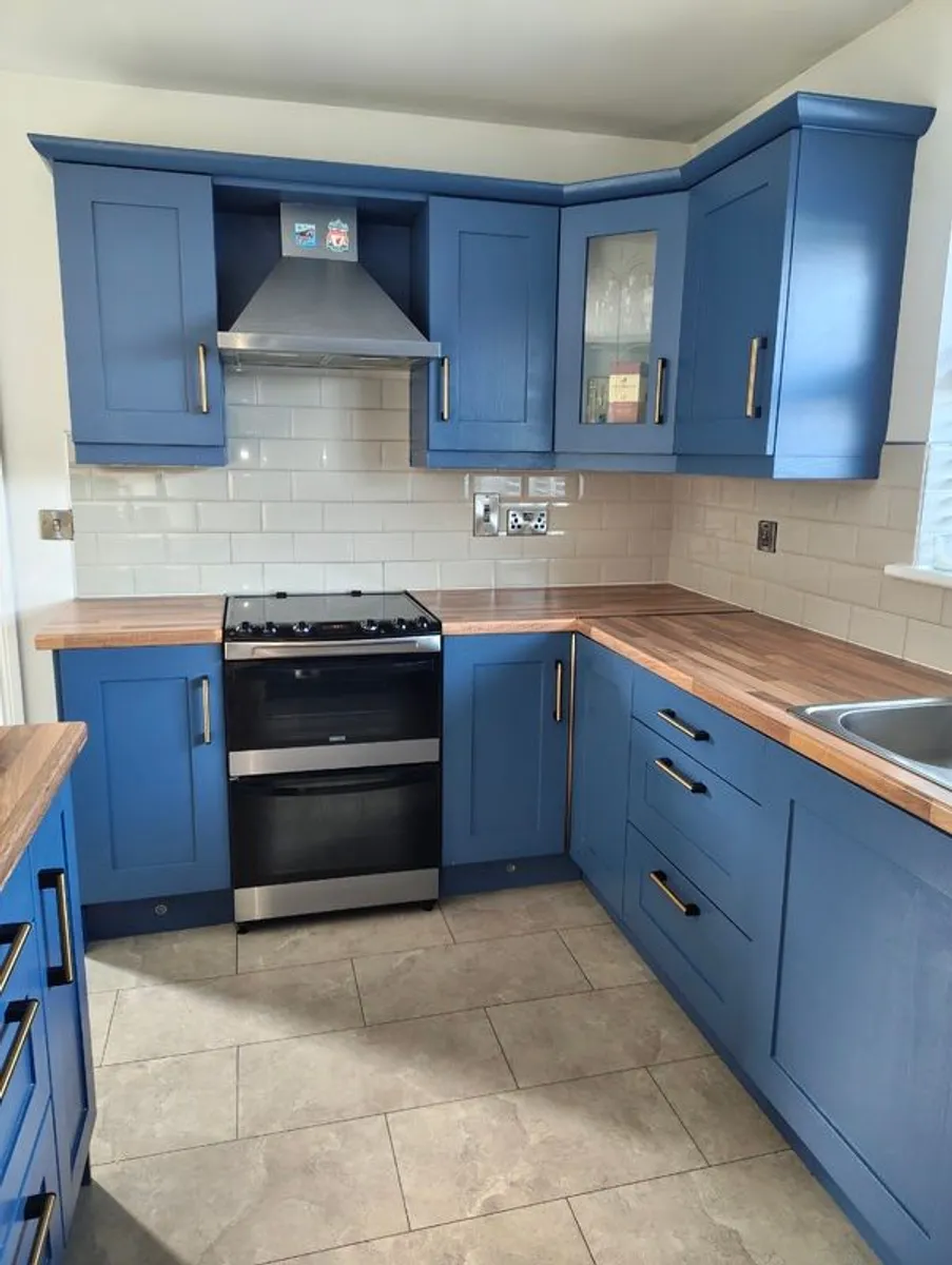 Kitchen cabinets - Image 1