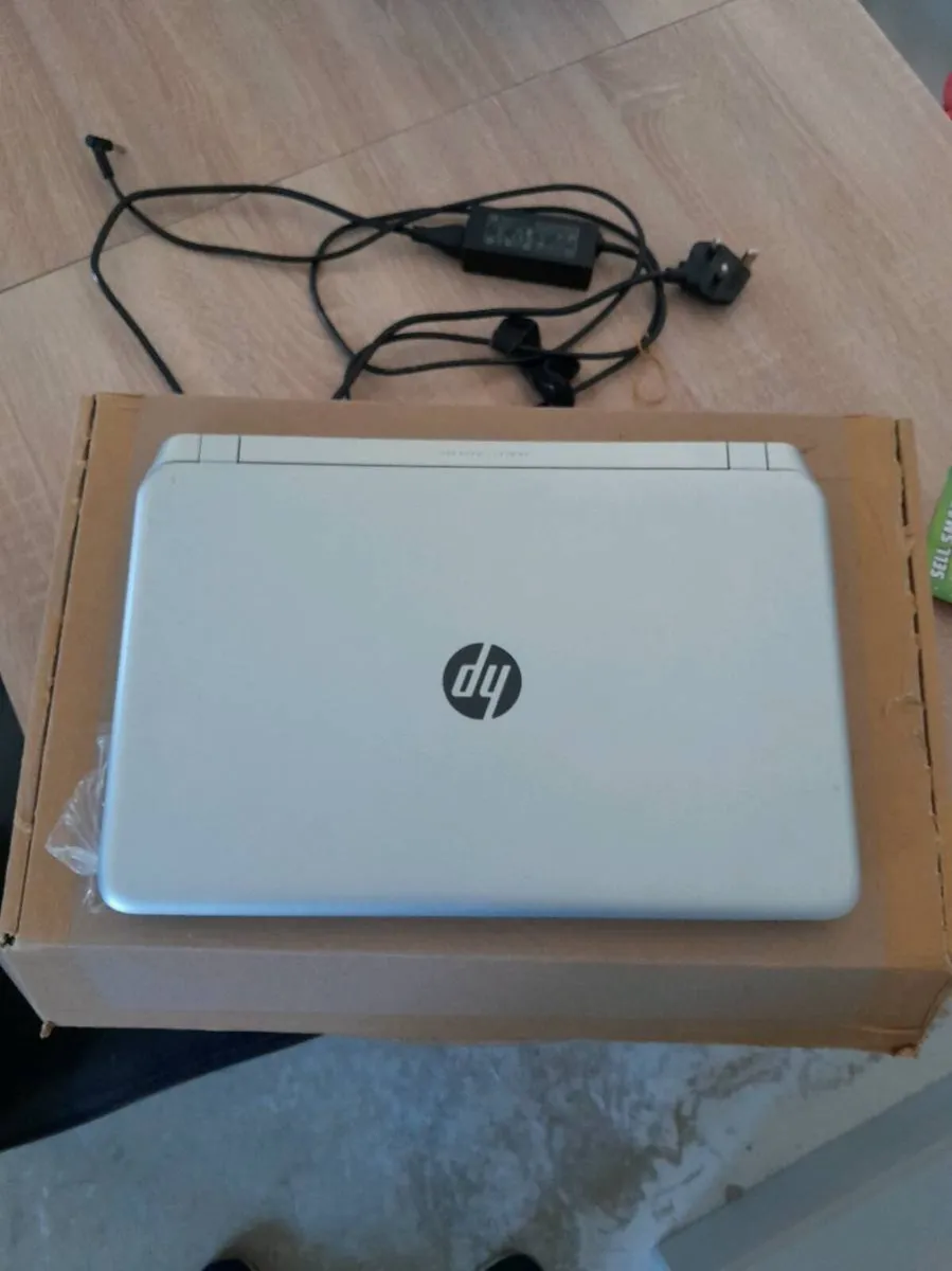 Hp laptop - Image 2