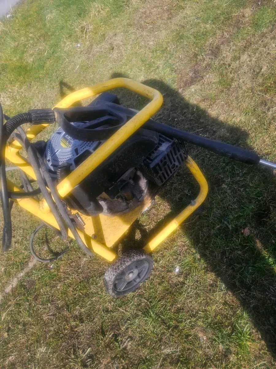 Petrol pressure washer for sale - Image 2