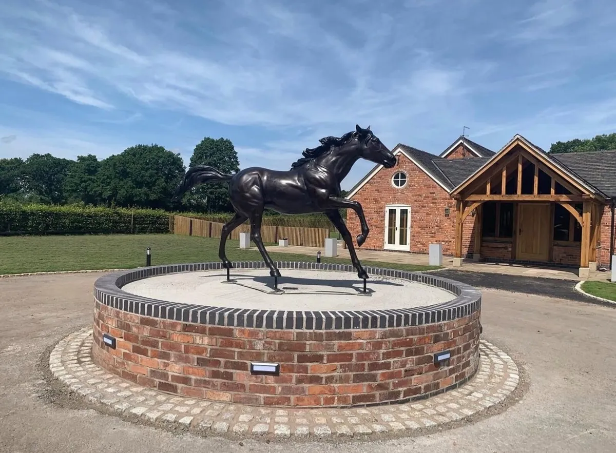 Bronze horse sculpture