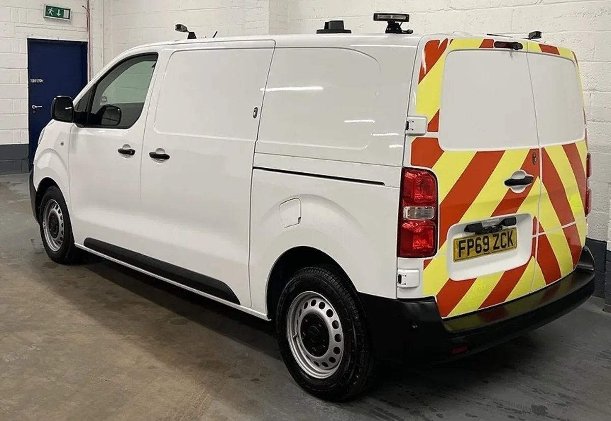 2019 Vauxhall Vivaro Panel Van - Image 2