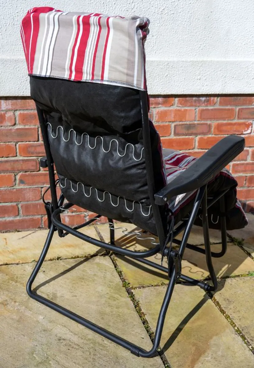 Sun Lounger - as new condition - Image 2