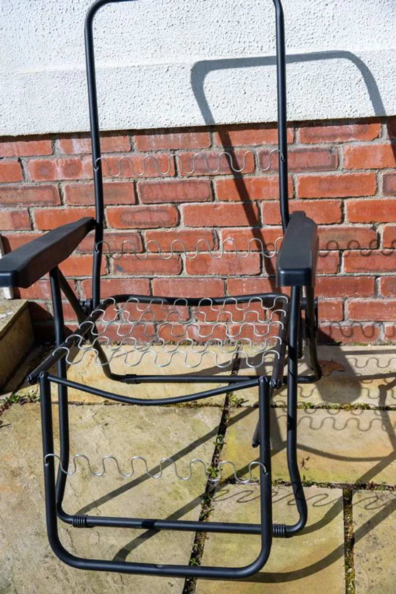 Sun Lounger - as new condition - Image 3