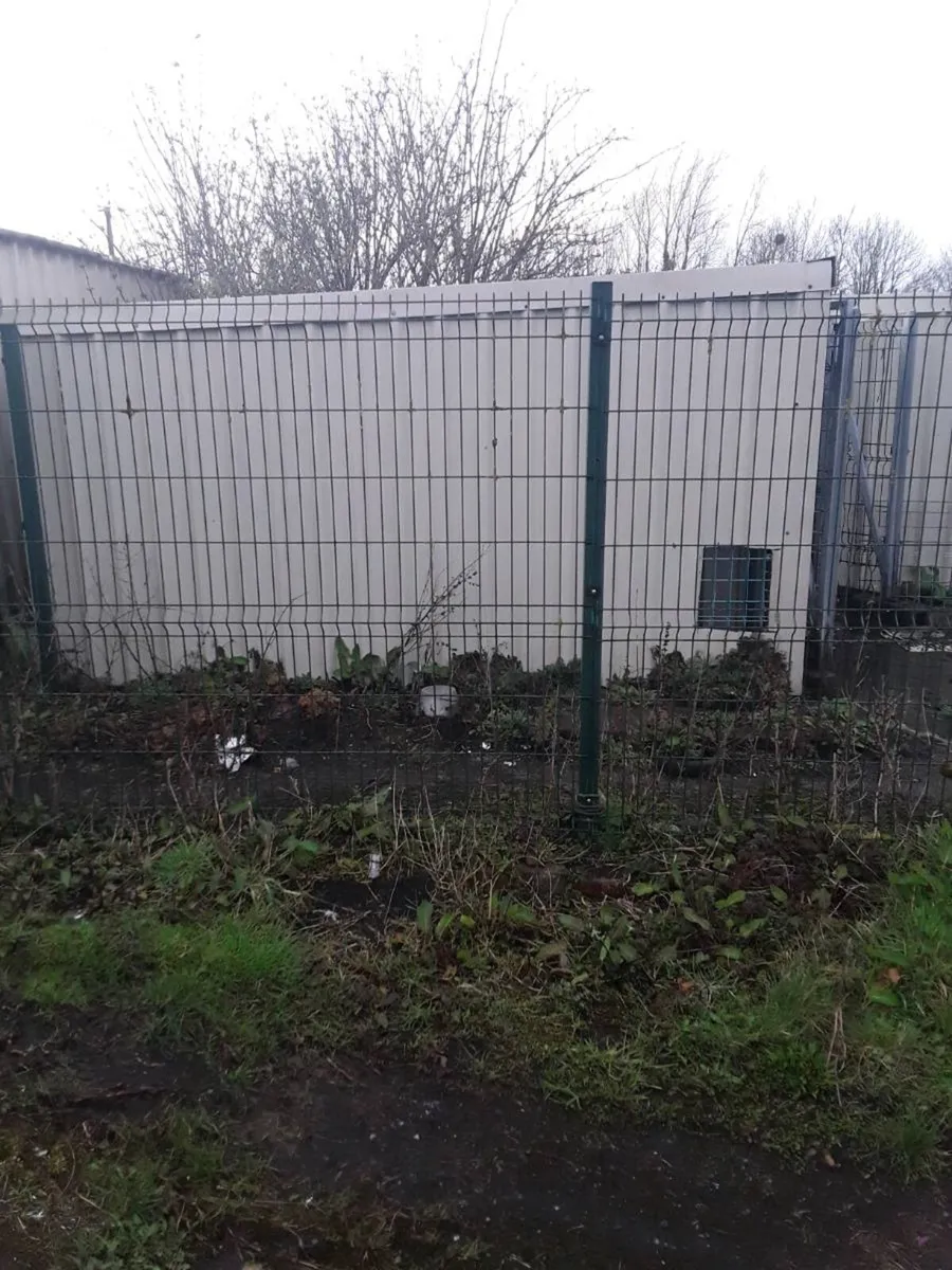 Dog pens x4 cost 3000euro bargain 1000euro ono - Image 3