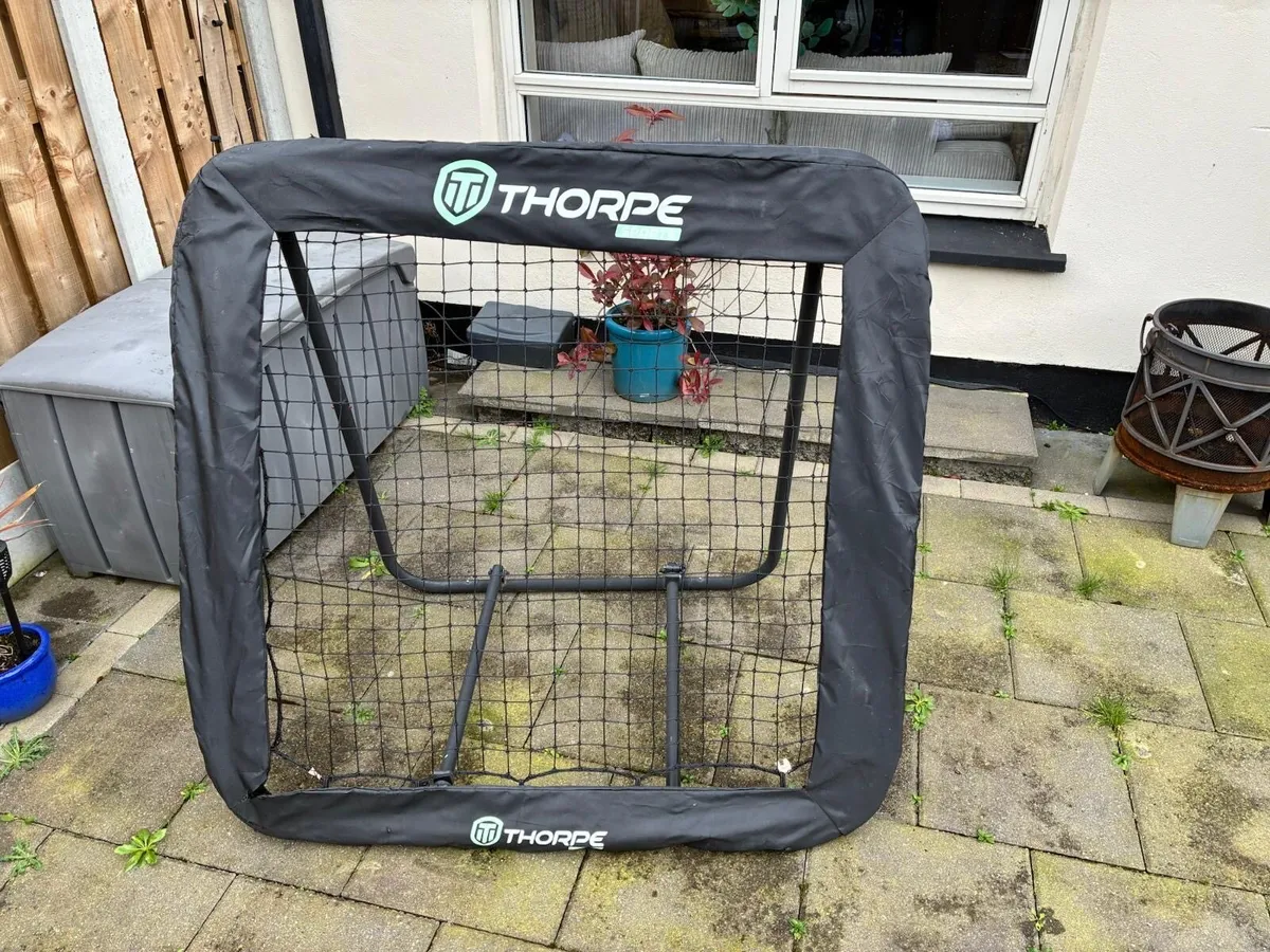 Football rebounder