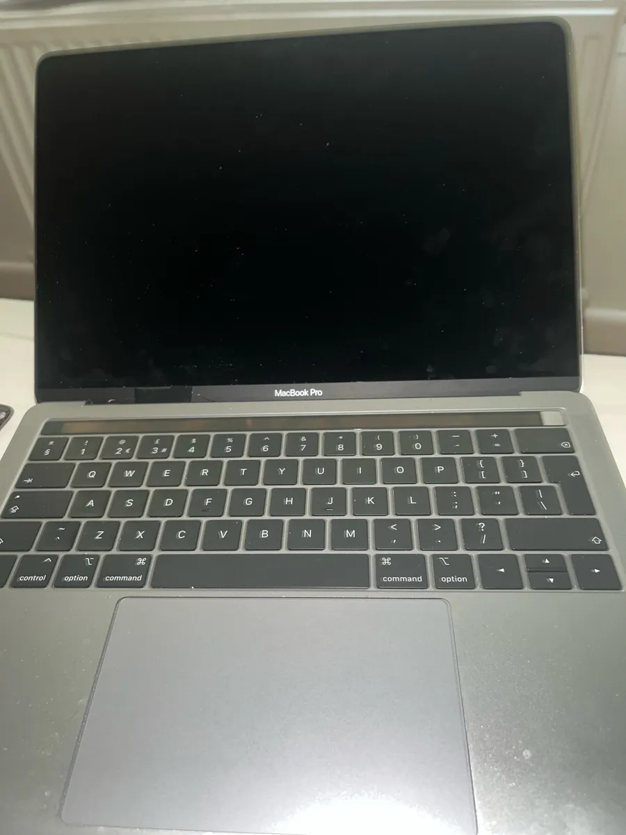 MacBook Pro 2019 13” w/mother board issue - Image 2