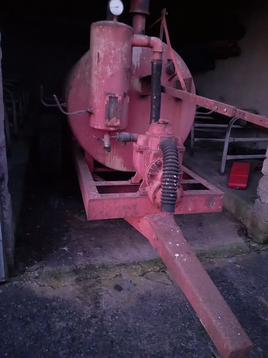 M.F. 17 Slurry Tank - Image 1