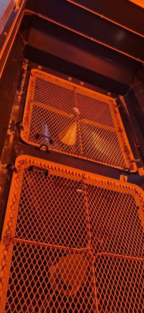 Fertiliser spreader - Image 2