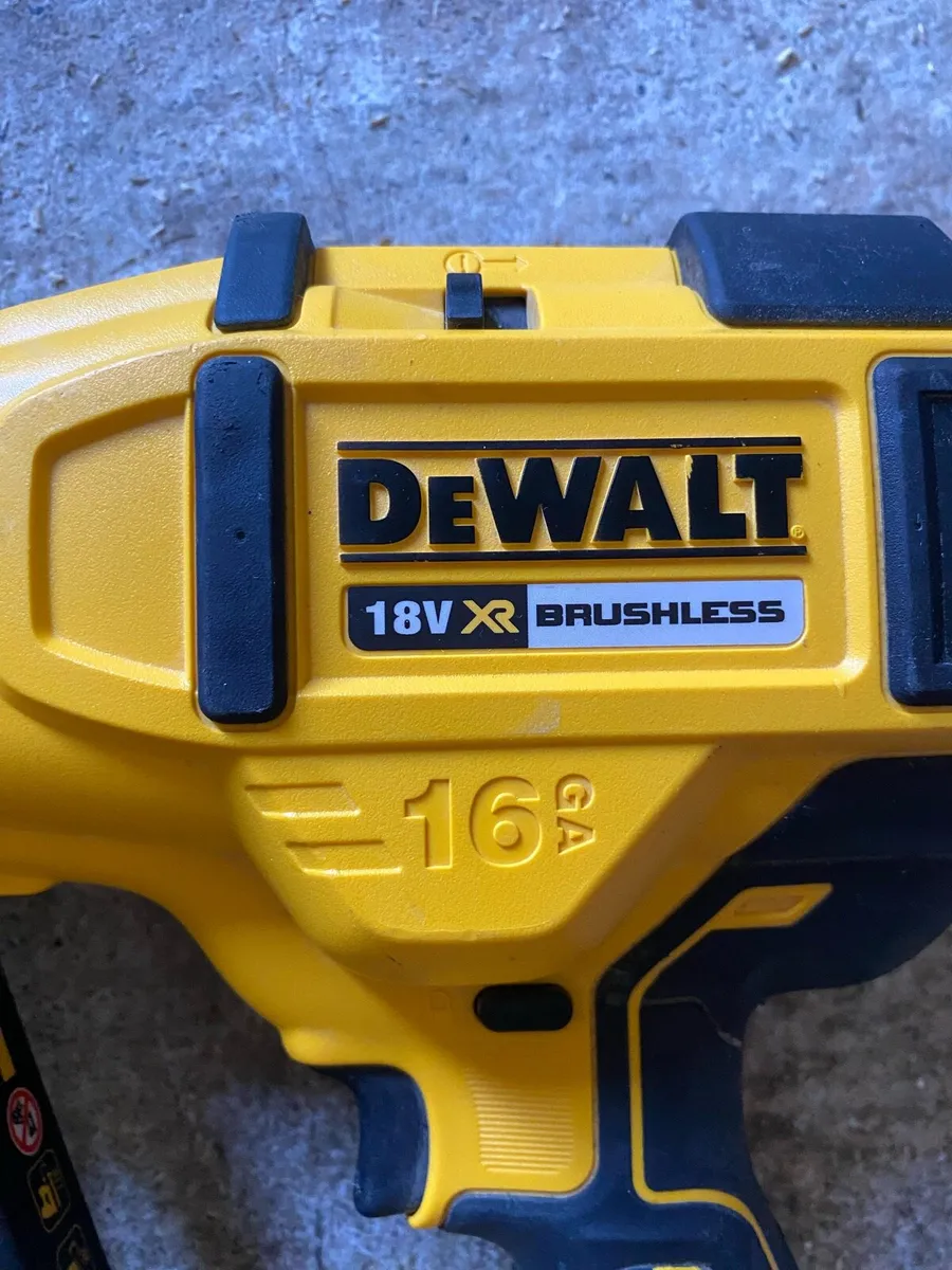 Dewalt 2nd fix gun - Image 3