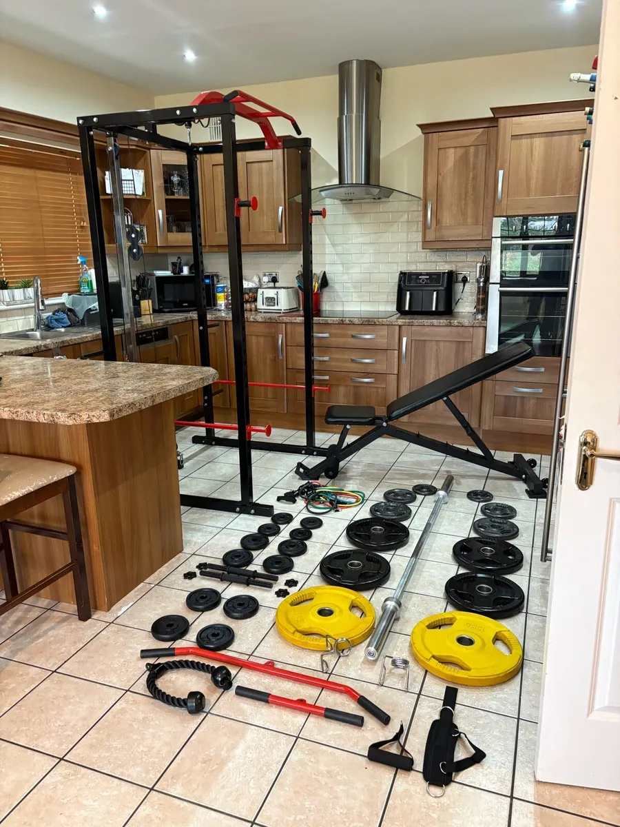 BRILLIANT GYM WEIGHT SET UP, SQUAT, BENCH, CABLE + - Image 1