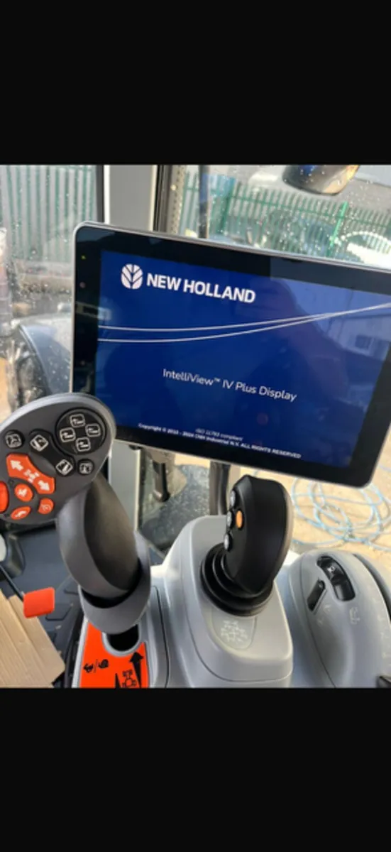 NEW HOLLAND T7.225 BLUE POWER !!!! - Image 3