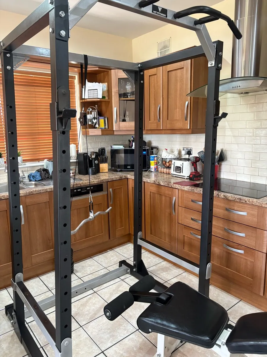 FANTASTIC GYM WEIGHTLIFTING COMPLETE SET UP!! - Image 4