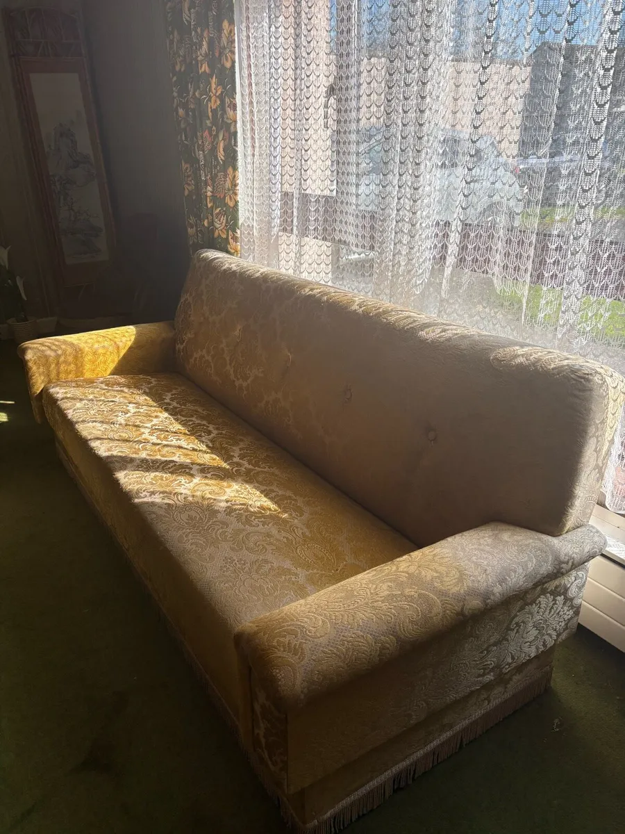 Suite of furniture FREE - Image 1