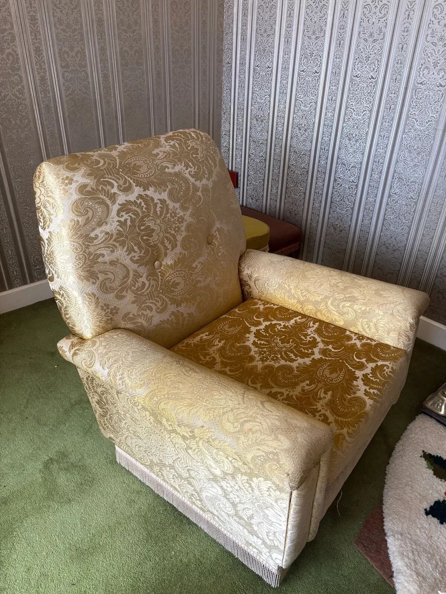 Suite of furniture FREE - Image 3