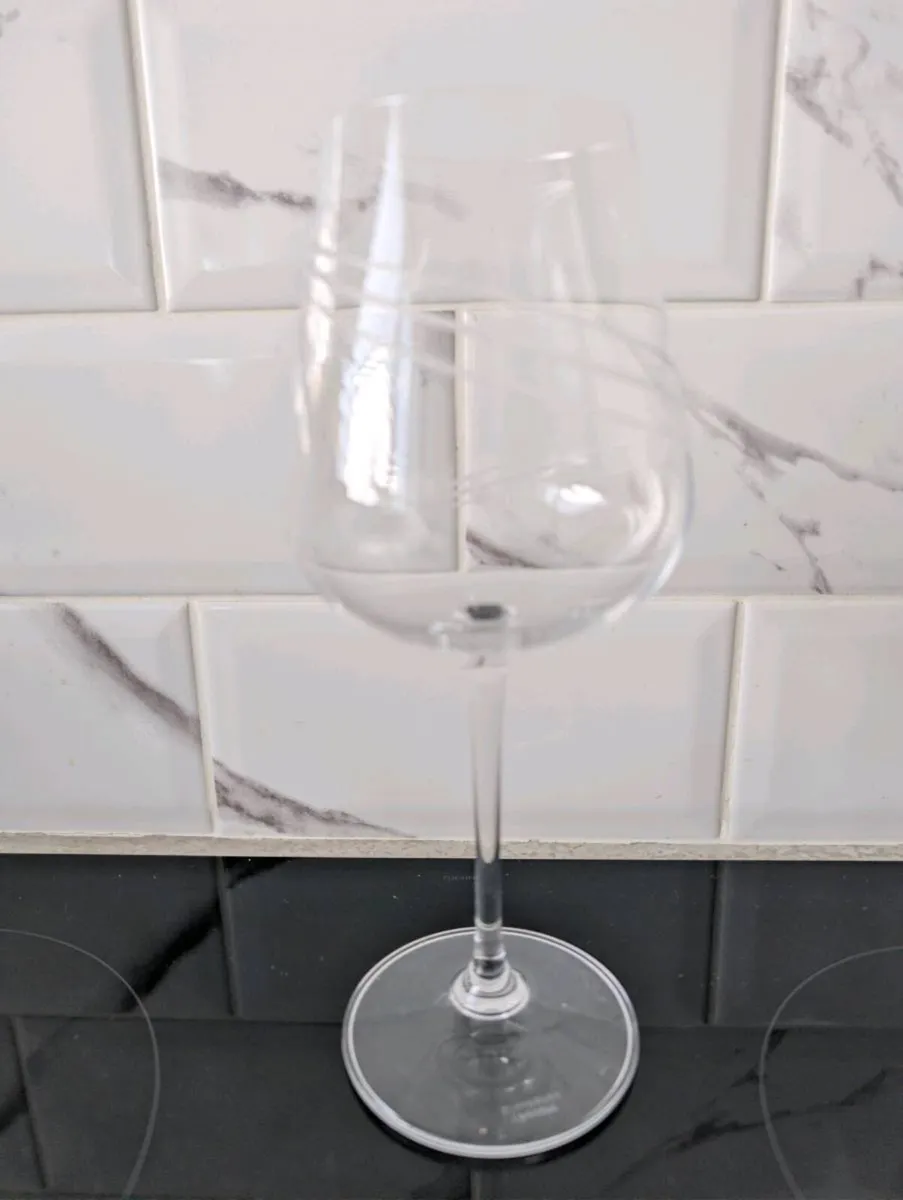 Tipperary Crystal Spiral Cut Red Wine Glasses 450m - Image 2