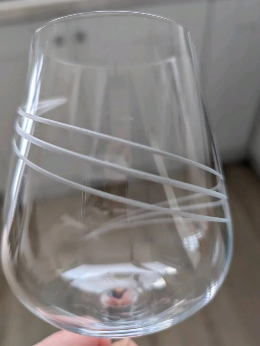 Tipperary Crystal Spiral Cut Red Wine Glasses 450m - Image 3
