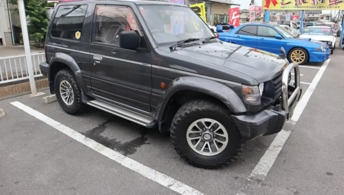 Mitsubishi Pajero SWB 2.5 Diesel 4 seats - Image 2