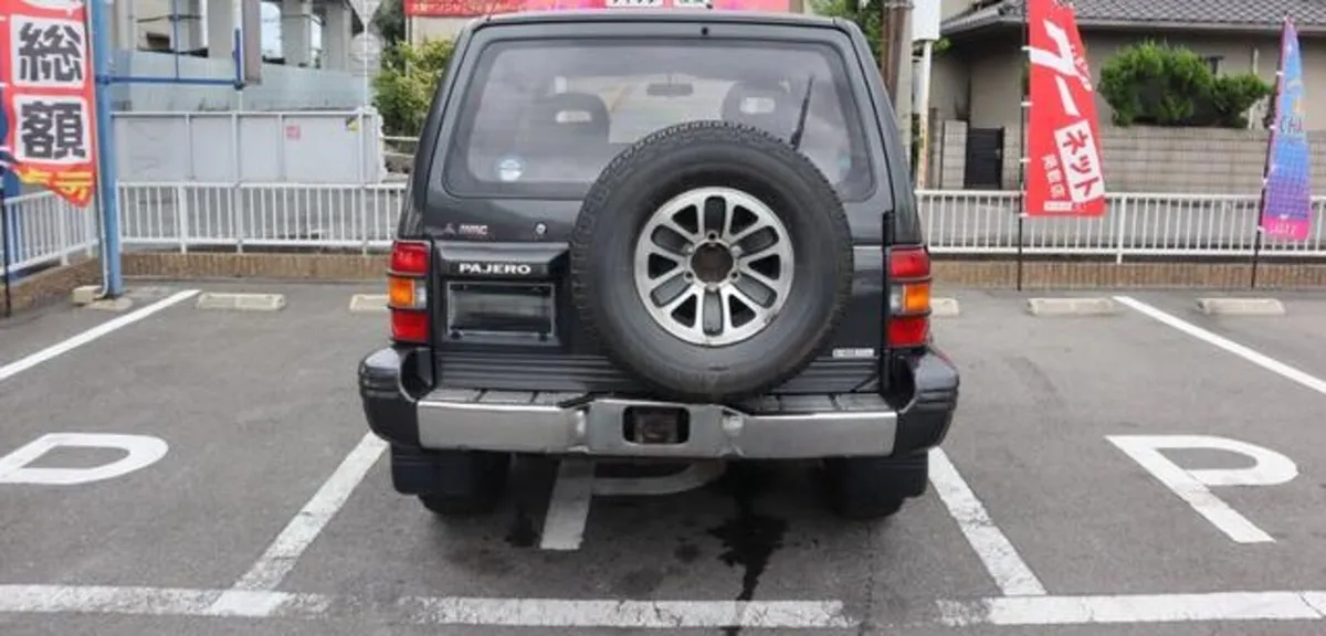 Mitsubishi Pajero SWB 2.5 Diesel 4 seats - Image 4