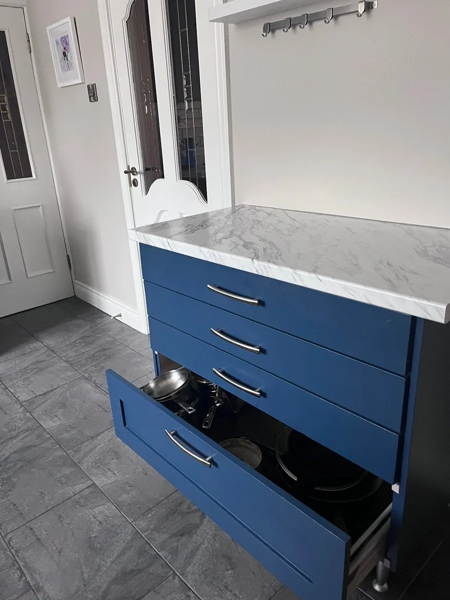 Pre loved solid oak kitchen and utility cabinets - Image 2