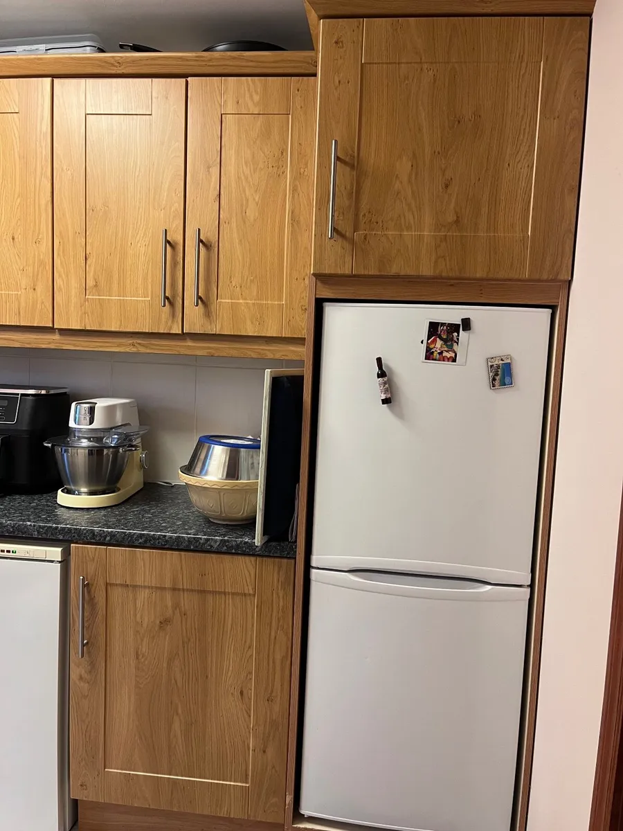 Utility cabinets and integrated dishwasher - Image 1