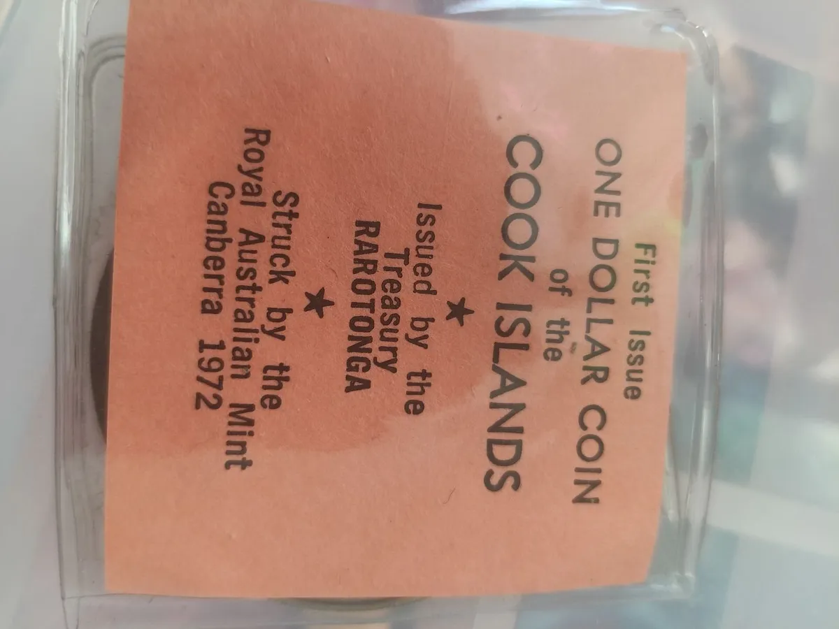 Cook Island UNC First issue $1 coin - Image 2