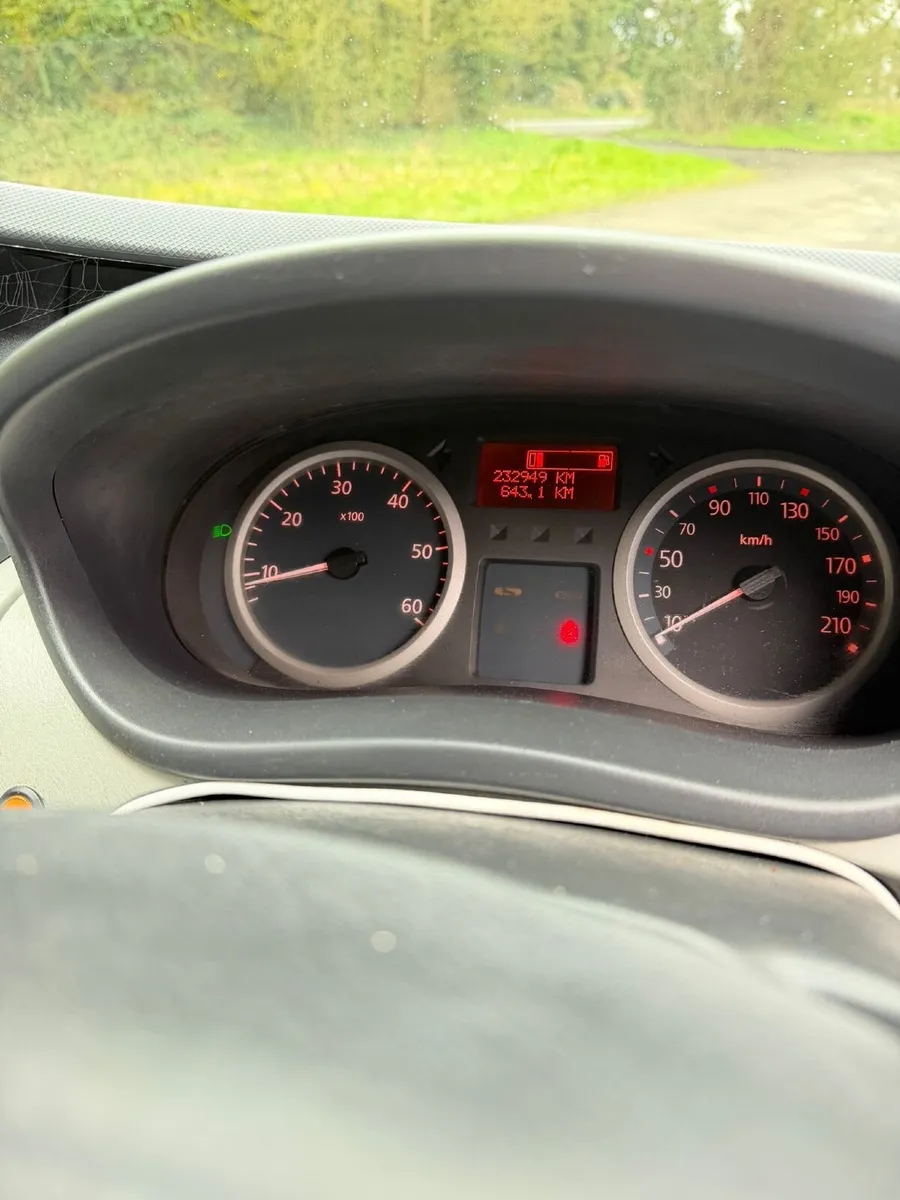 Renault Trafic 2014 - Image 2