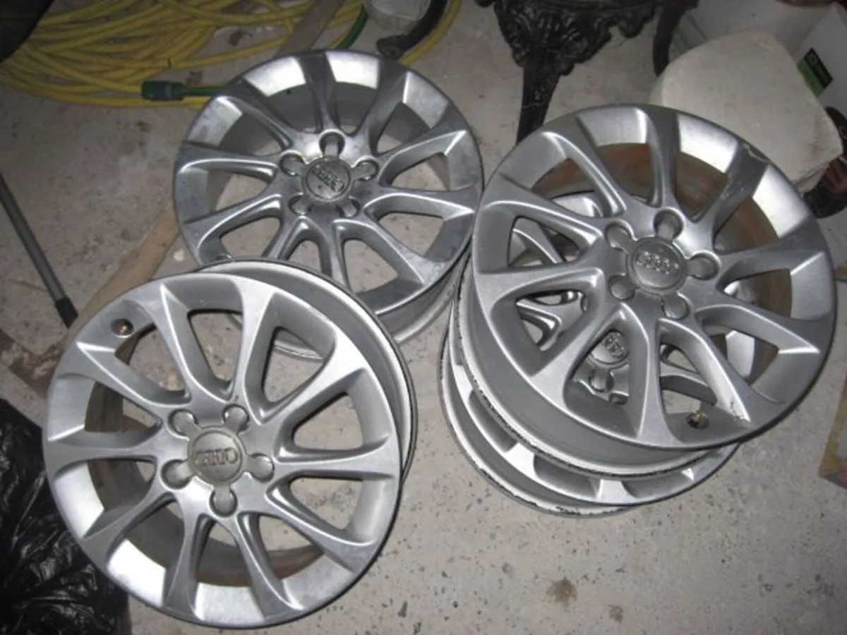 audi 17" alloy wheels - Image 2