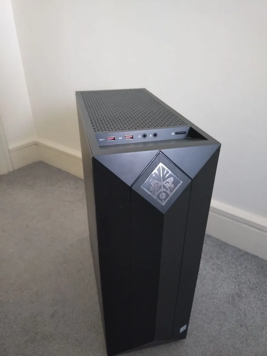 OMEN by HP Obelisk 25L -  i7 32GB ram 512GB SSD - Image 1