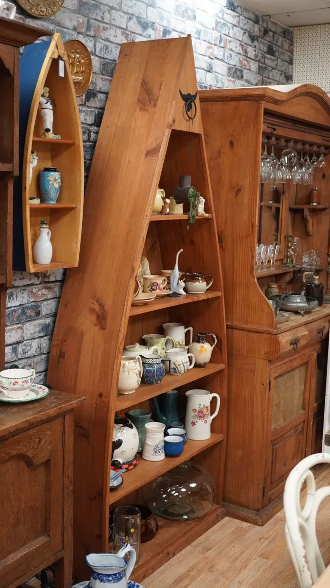 Boat-Shaped Display Shelving Unit - Image 1