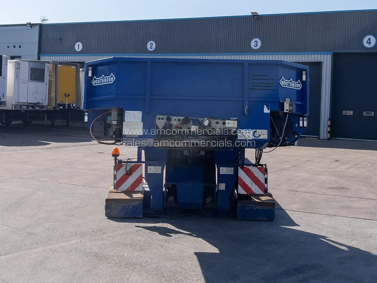2014 NOOTEBOOM EURO-60-03 LOW BED LOADER TRAILER - Image 2