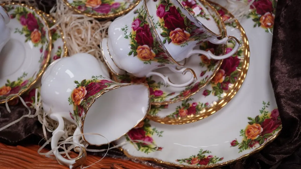 Royal Albert Old Country Roses Bone China Tea Set - Image 3