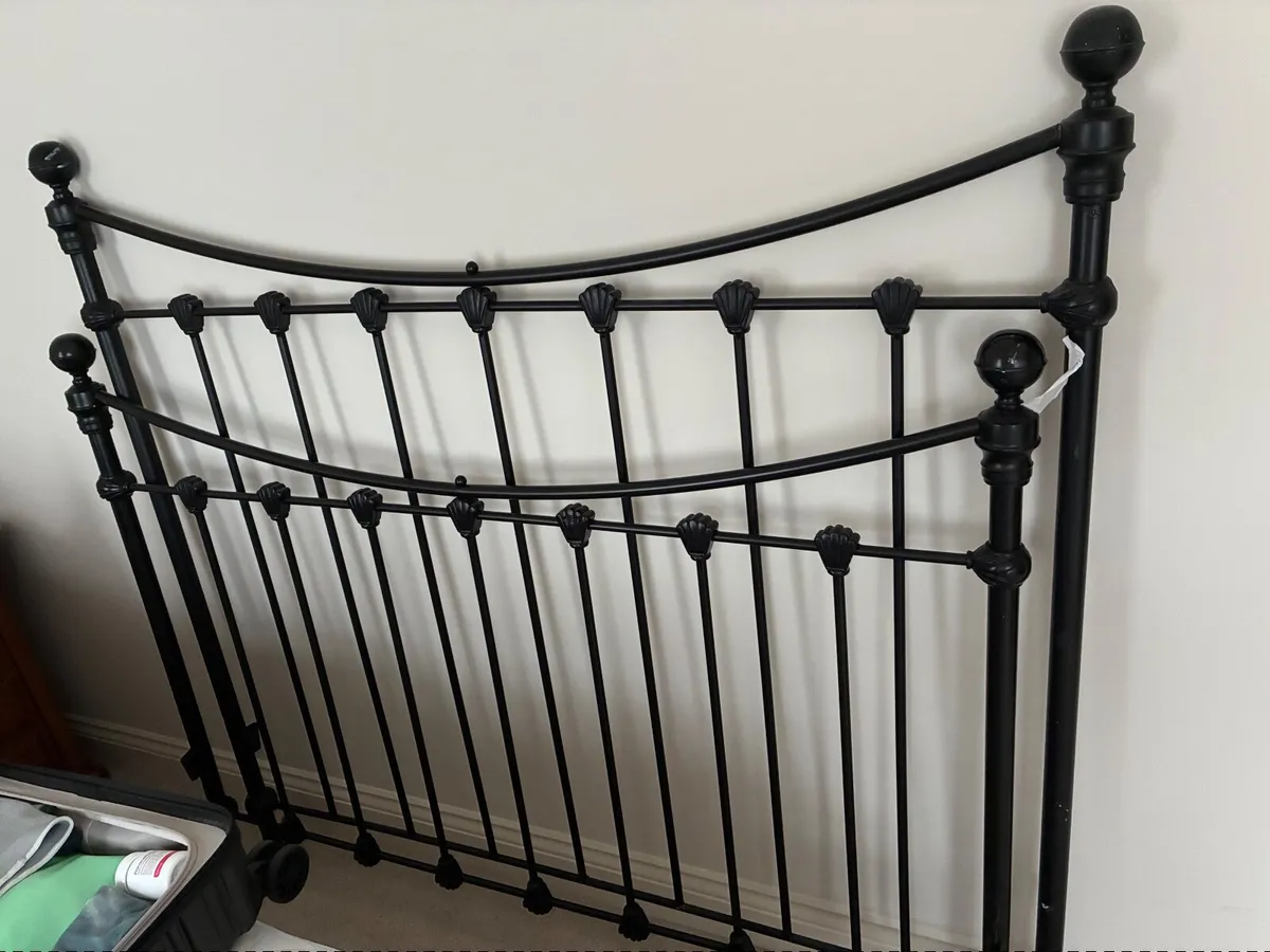 Laura Ashley bed frame - Image 2