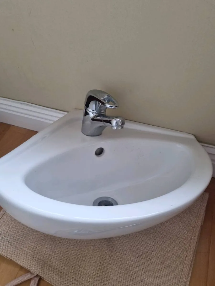 Washhand basin - Image 1