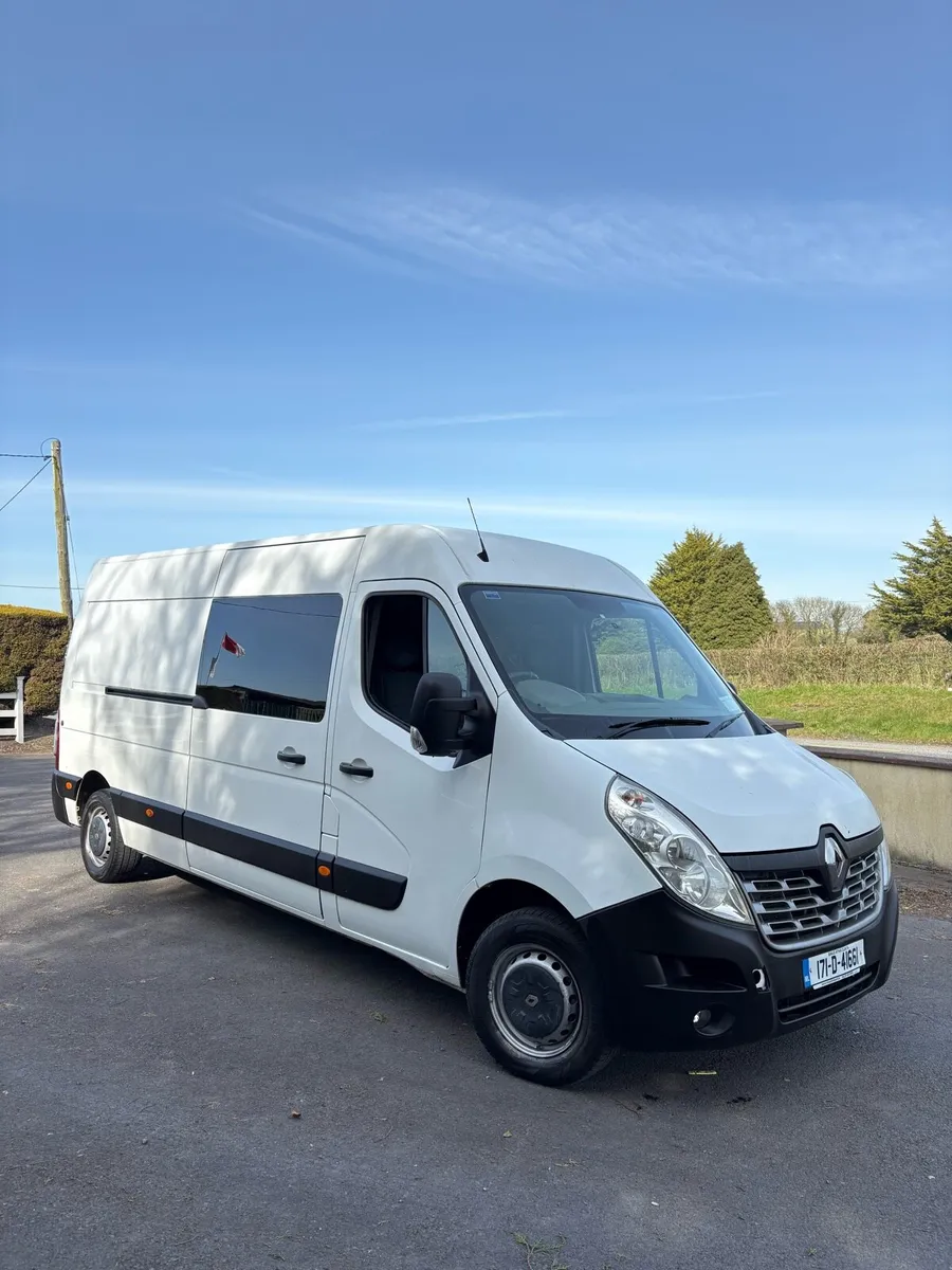 2017 Renault master Crew cab Doe 8/26 mint - Image 1