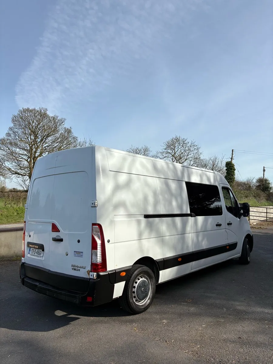 2017 Renault master Crew cab Doe 8/26 mint - Image 2