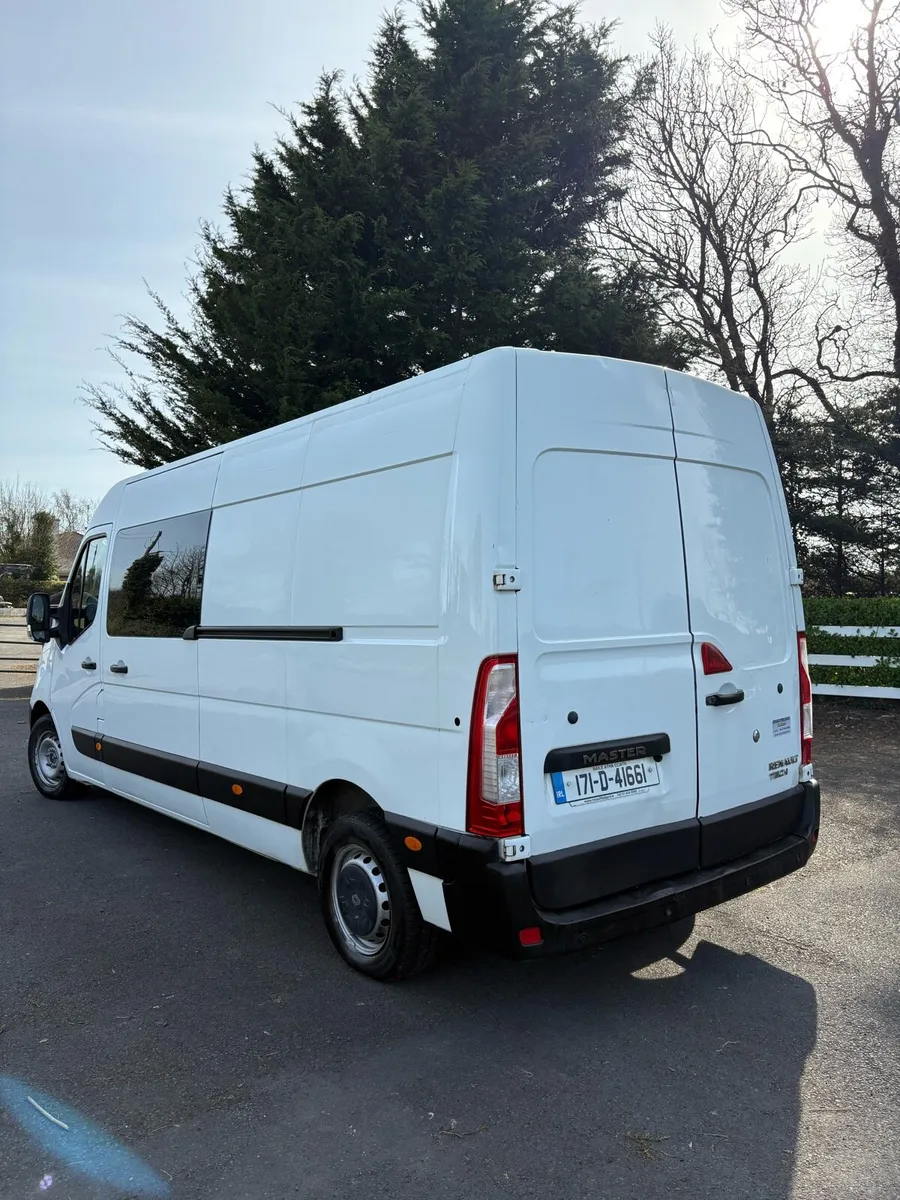 2017 Renault master Crew cab Doe 8/26 mint - Image 3