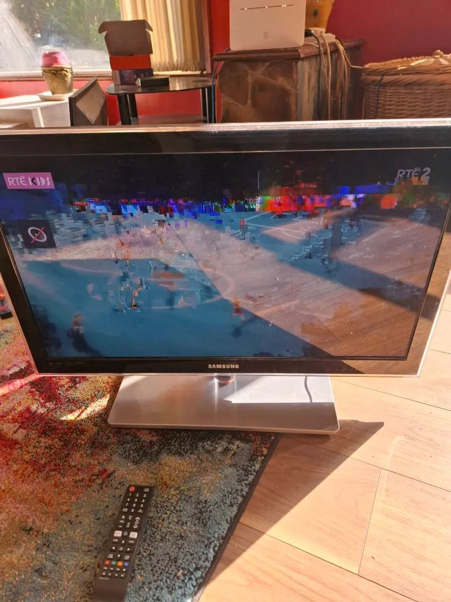 32 INCH BASIC SMART TV - Image 1