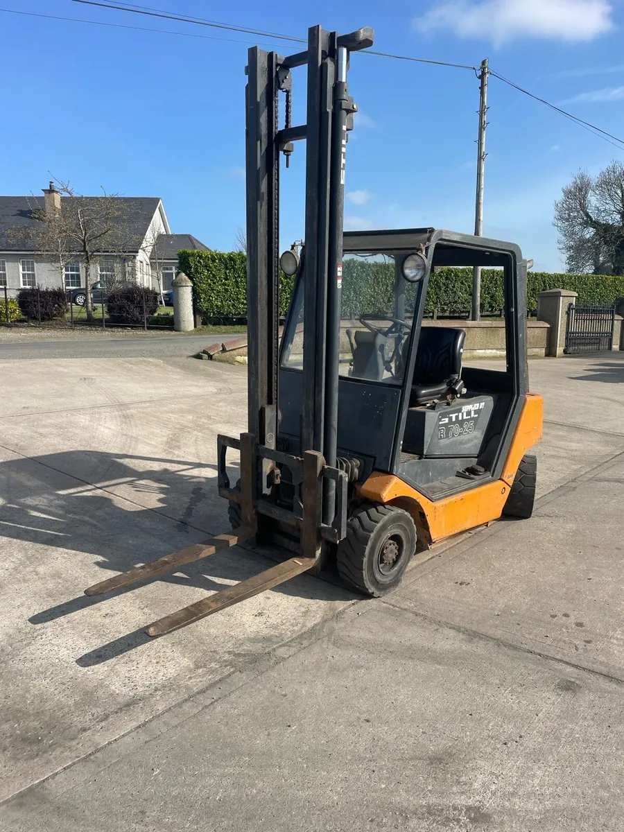 2.5 ton Diesel Forklift - Image 1