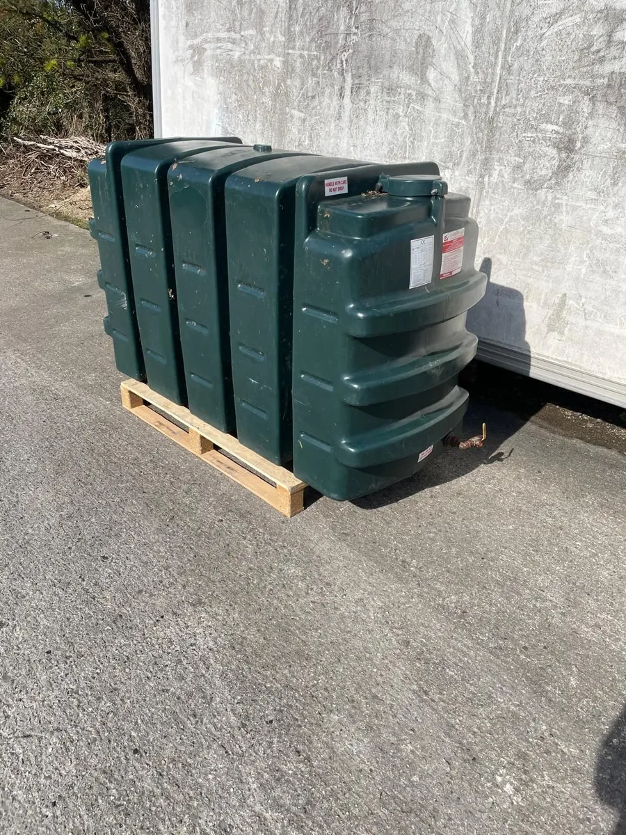 Oil Tank 900 Litres - Image 1