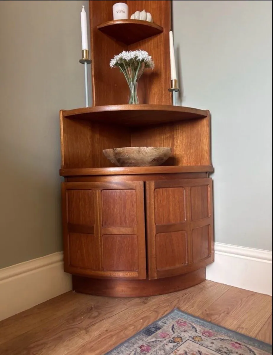 Mid Century Nathan Corner Unit - Image 2