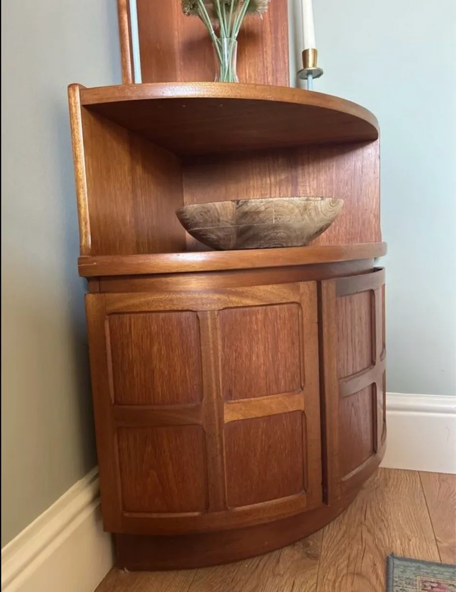 Mid Century Nathan Corner Unit - Image 3