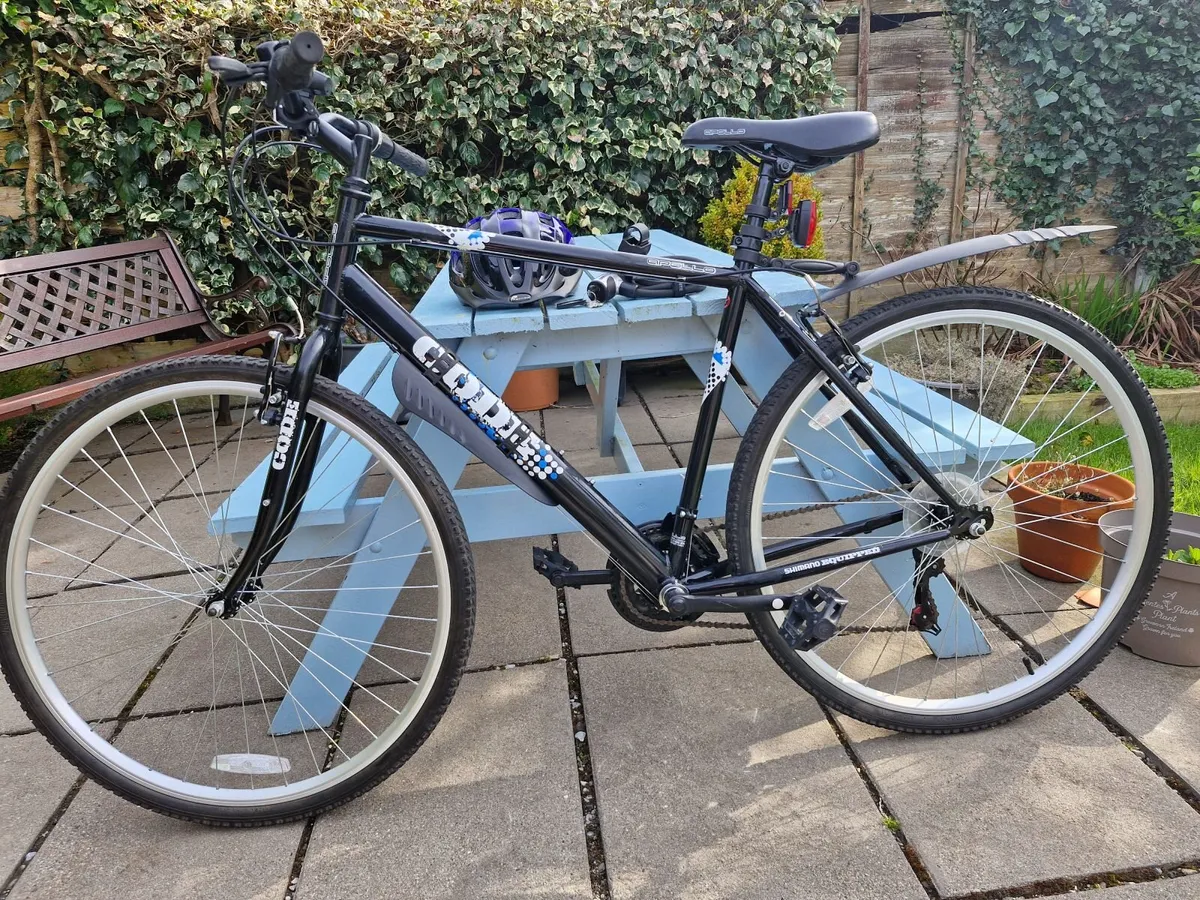 Hybrid bike in as new condition - Image 2