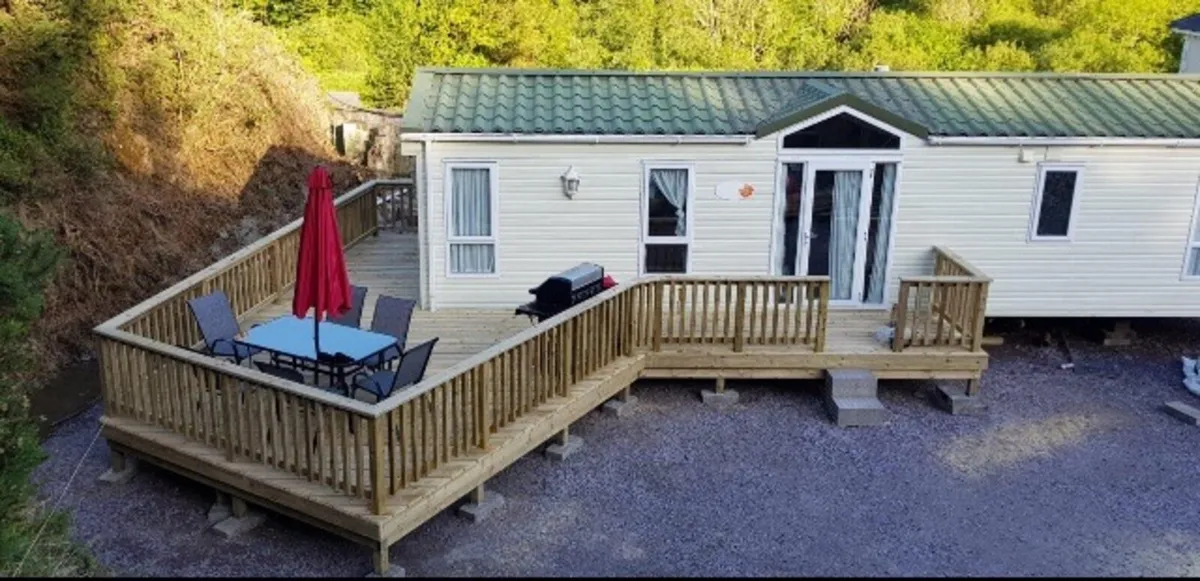 Modern and bright Pemberton with Winter pack - Image 1