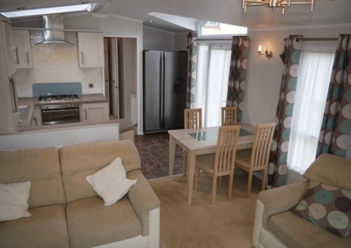 Modern and bright Pemberton with Winter pack - Image 3