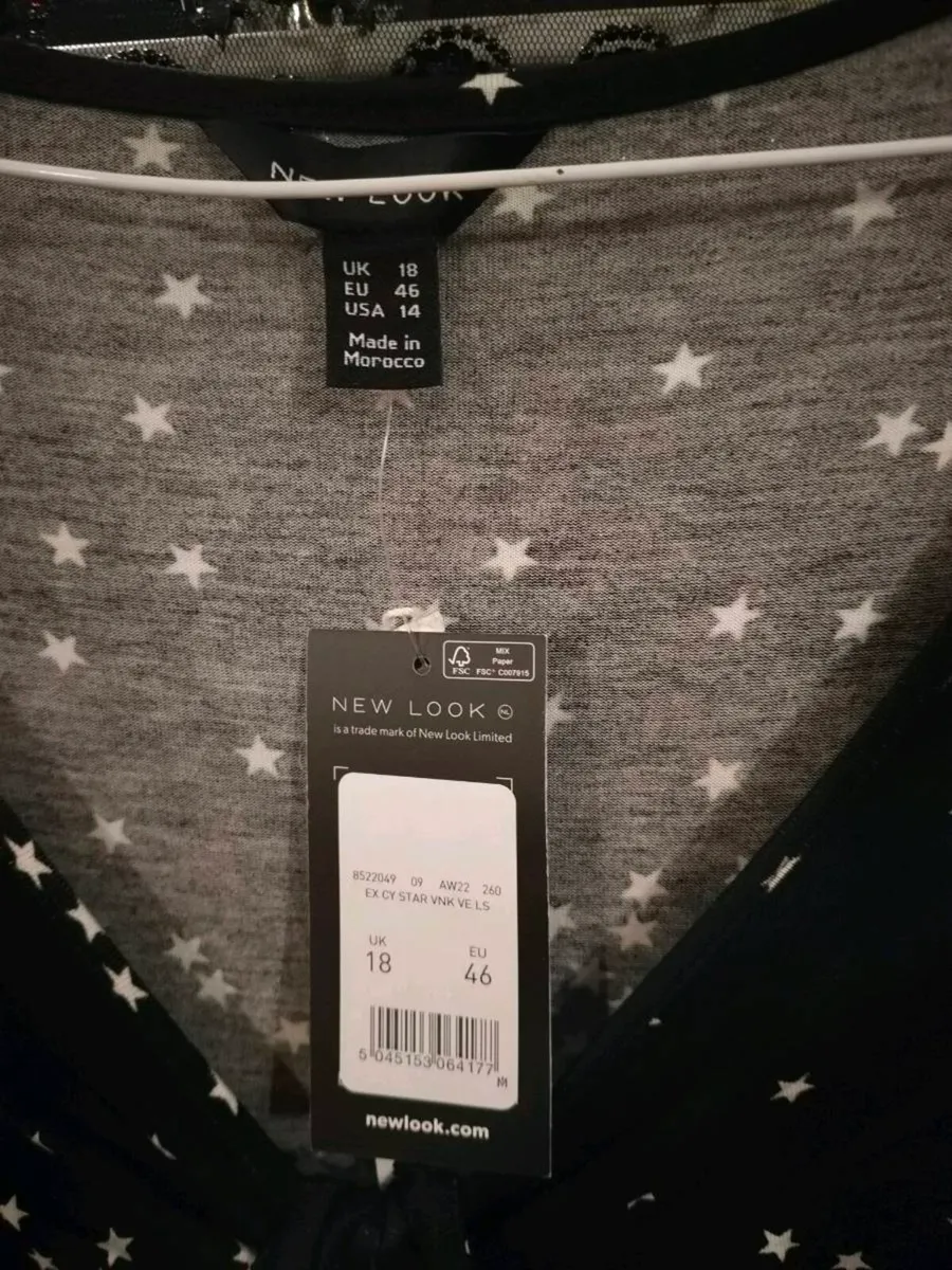 New look black Dress with white star pattern and v - Image 3